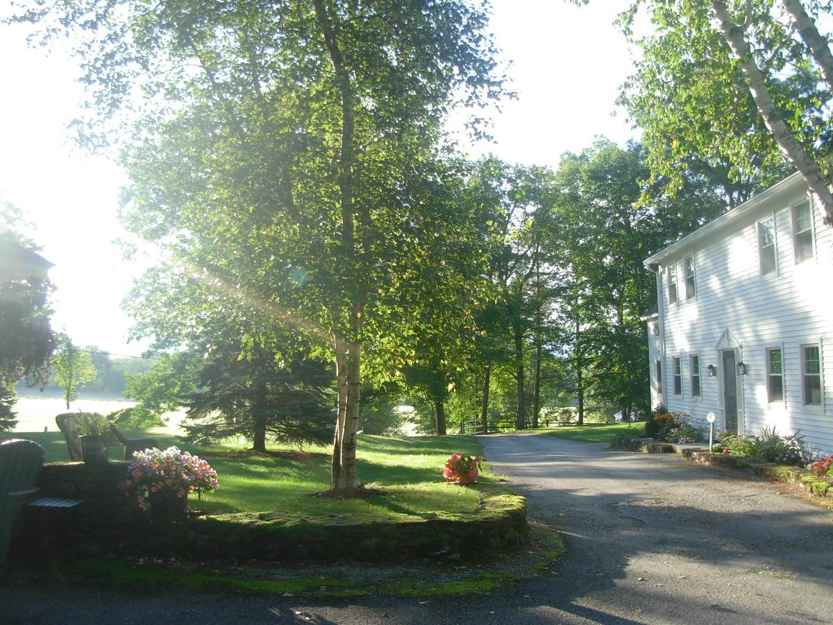 Meadowood Farm Bed & Breakfast Brattleboro Exterior photo